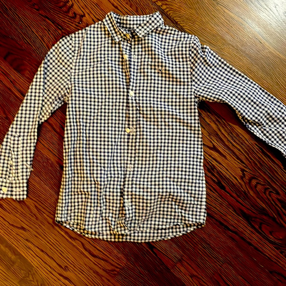 Vineyard, kids size small button down. Excellent Condition. Smoke free home.